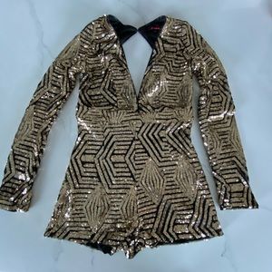 Women sequence jumper size large. New without tags